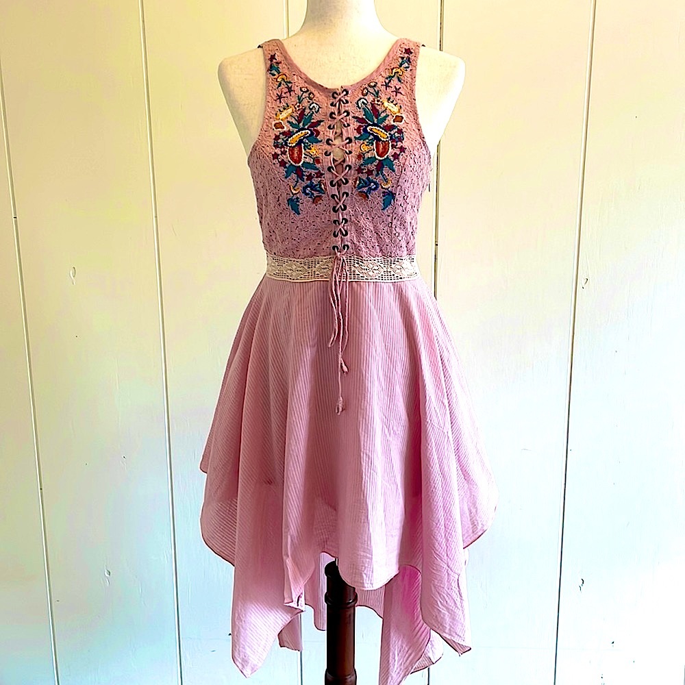 SoHo Chick Pink 🧚‍♀️ Dress/ Small/ Embroidery/ Floral/ Stripes/ Good Condition